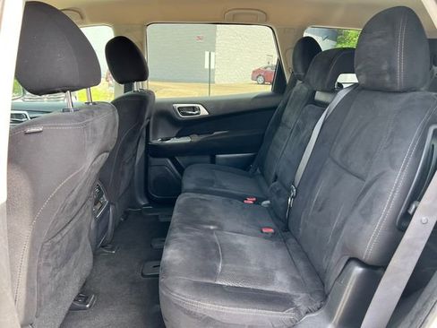 Used 2015 Nissan Pathfinder S AWD/4WD image 6
