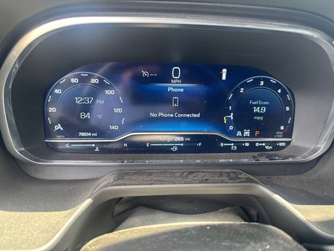 Used 2024 Chevrolet Suburban Premier AWD/4WD image 4