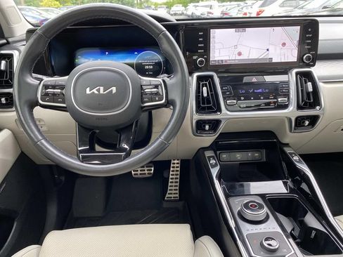 Used 2023 Kia Sorento SX Prestige AWD/4WD image 12
