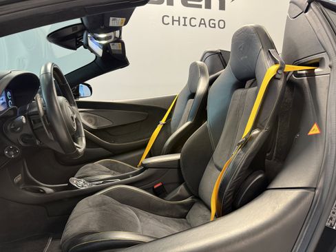 Used 2019 McLaren 570S image 16