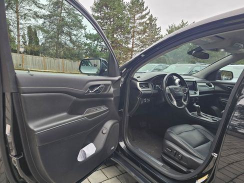 Used 2019 GMC Acadia SLT w/ LPO, Cargo Package AWD/4WD image 18
