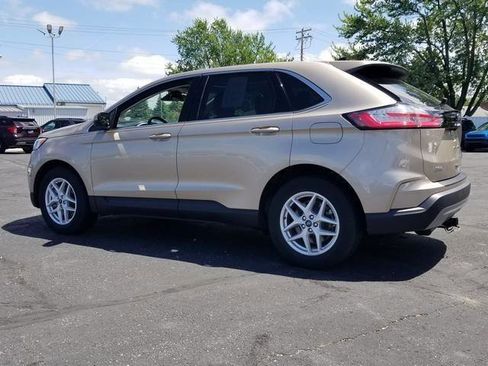 Used 2021 Ford Edge SEL w/ Convenience Package AWD/4WD image 8