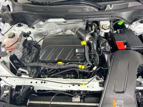 Used 2026 Chevrolet Trax LT FWD image 32