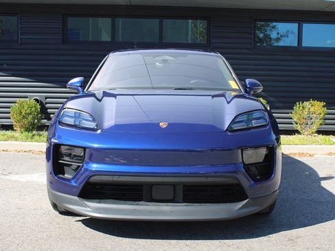 Used 2024 Porsche Macan 4 Electric image 10