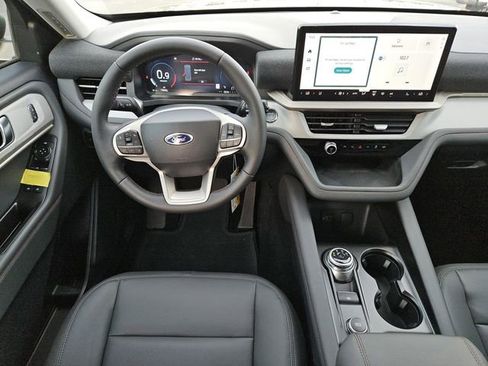 New 2026 Ford Explorer Active w/ Active Comfort Package image 4