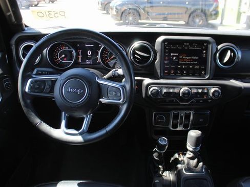 Used 2022 Jeep Wrangler Unlimited Sahara image 11