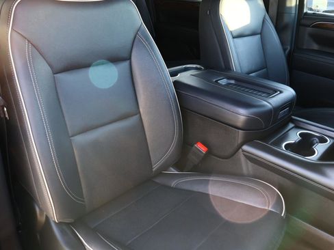 Used 2024 Chevrolet Suburban Premier w/ Premium Package 2 image 15