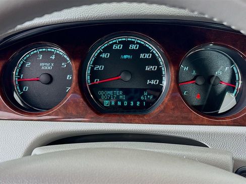 Used 2010 Buick Lucerne CXL FWD image 12