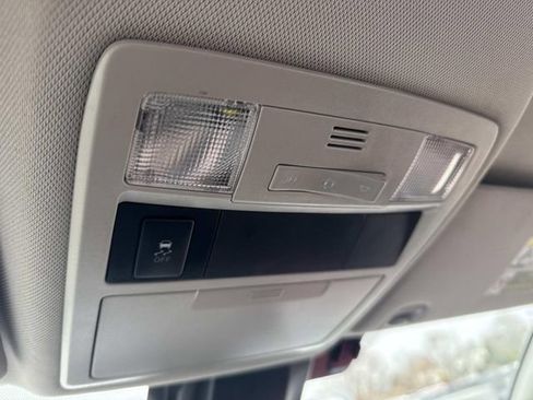 Used 2018 Toyota Tacoma SR5 image 31