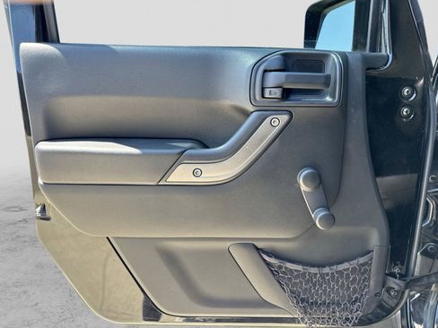 Used 2016 Jeep Wrangler Unlimited Sport AWD/4WD image 17