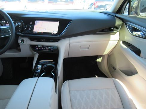 Used 2022 Buick Envision Avenir w/ Technology Package II FWD image 13