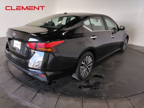 Used 2025 Nissan Altima 2.5 SV image 5