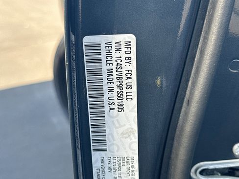 Used 2023 Jeep Wagoneer Series II AWD/4WD image 31