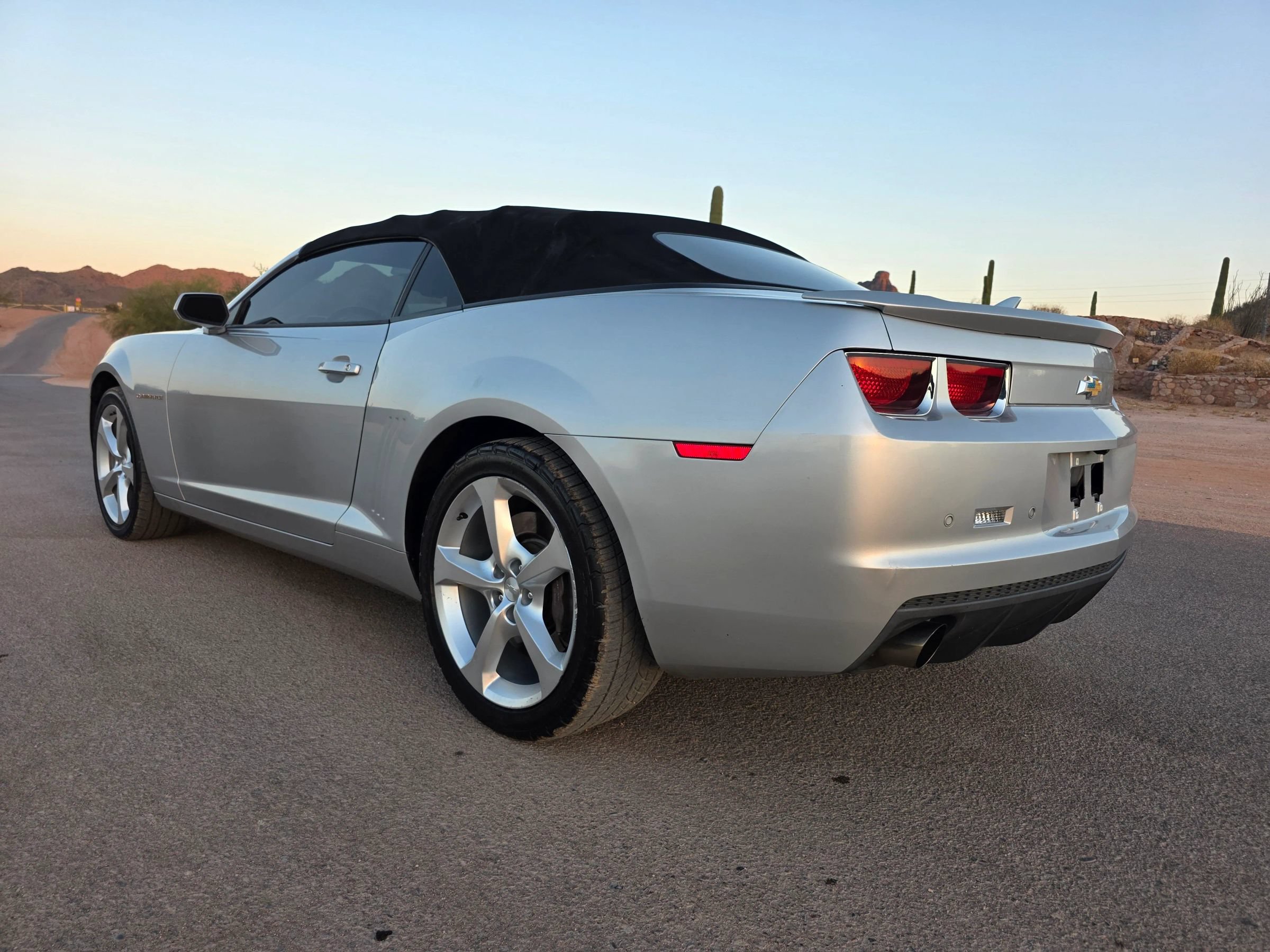 Used 2012 Chevrolet Camaro SS RWD image 3