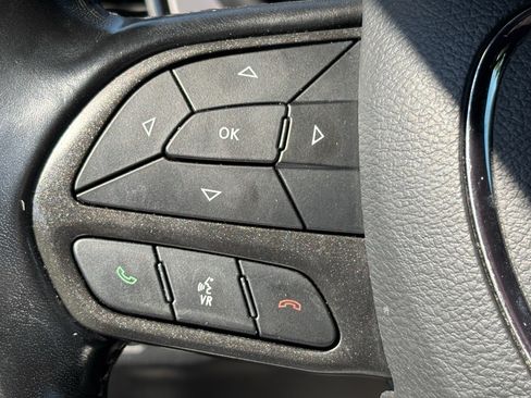 Used 2020 Dodge Challenger SXT RWD image 19
