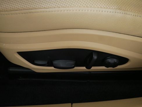 Used 2022 Porsche Panamera 4 AWD/4WD image 20