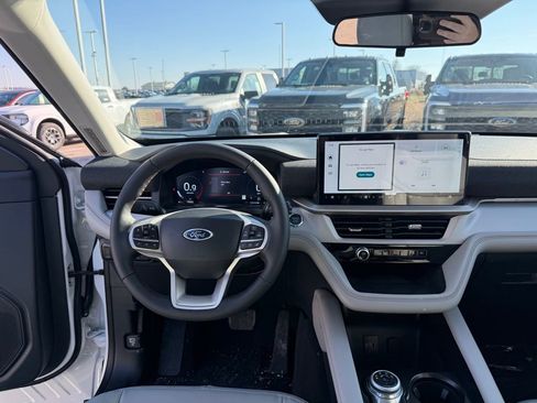 New 2026 Ford Explorer Active w/ Active Comfort Package AWD/4WD image 13