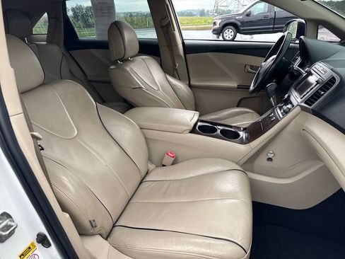 Used 2010 Toyota Venza AWD w/ Comfort Pkg image 13