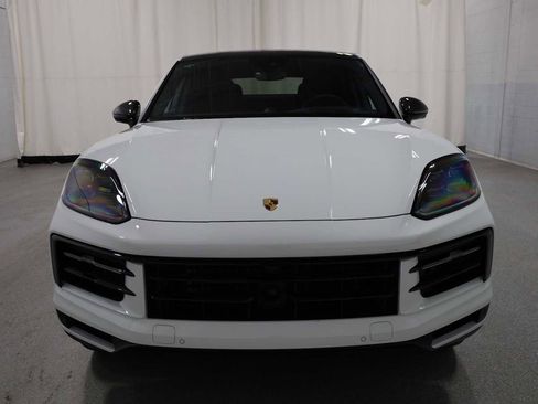 Certified 2024 Porsche Cayenne Coupe image 14