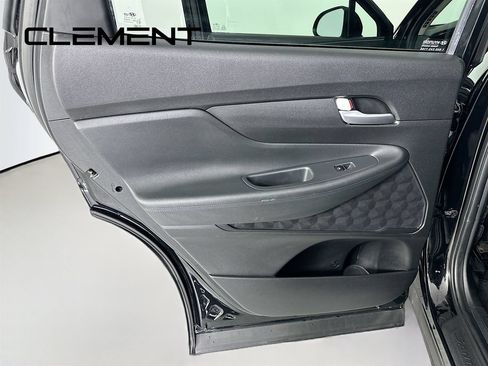 Used 2022 Hyundai Santa Fe SE FWD image 29