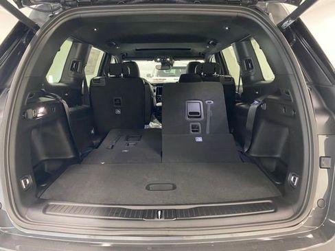 New 2025 Jeep Grand Cherokee L Altitude image 8