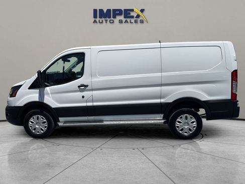 Used 2024 Ford Transit 250 Low Roof w/ Exterior Upgrade Package RWD image 2