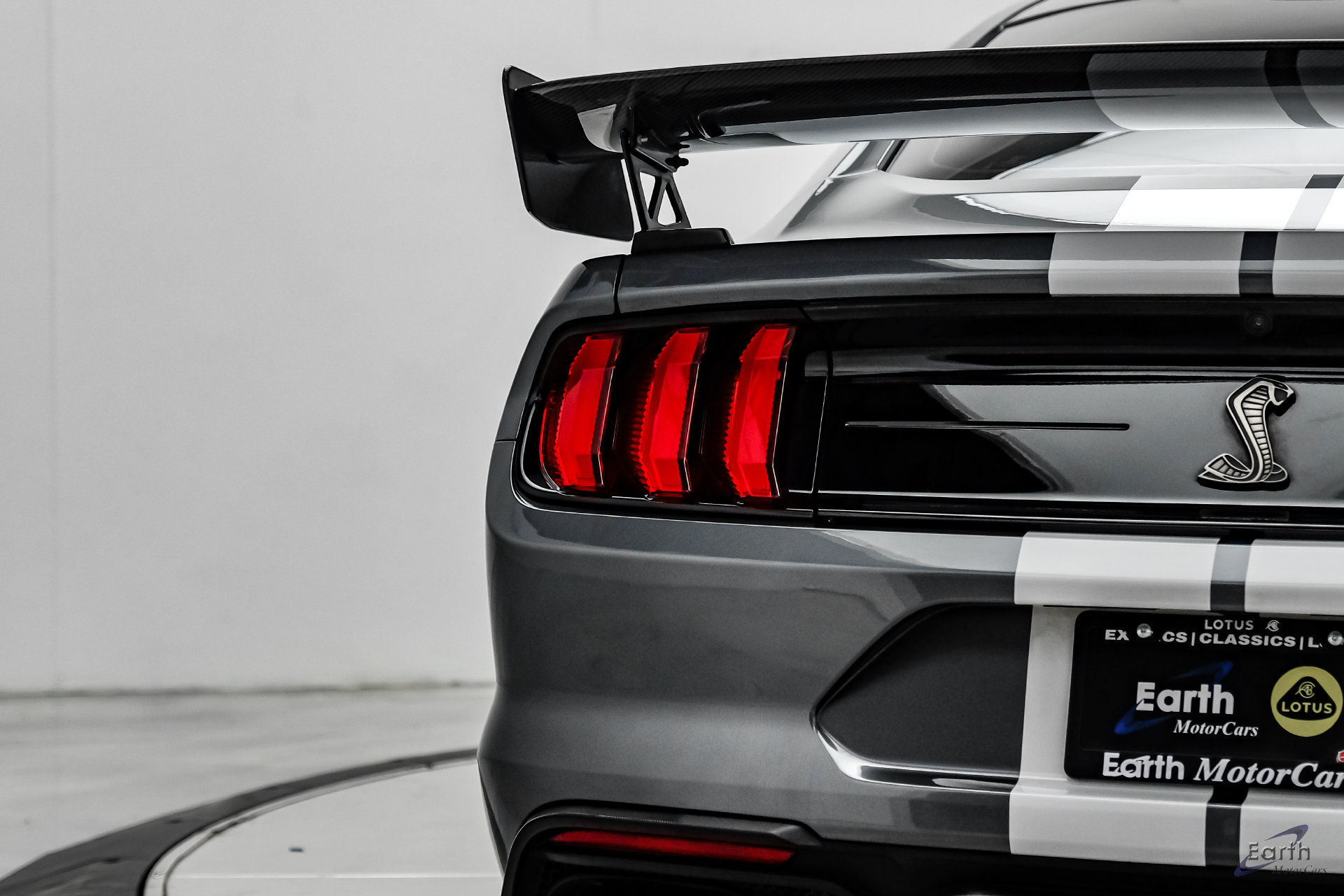 Used 2021 Ford Mustang Shelby GT500 w/ Carbon Fiber Track Pack RWD image 17