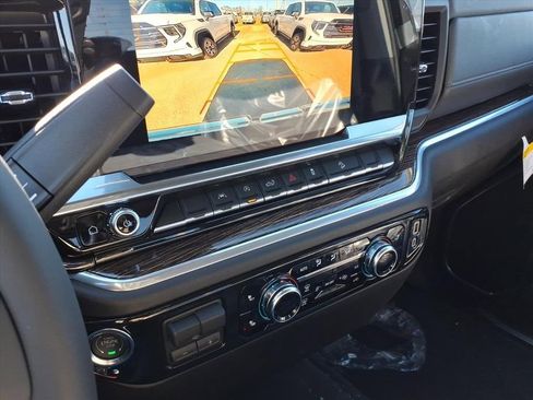 Used 2021 GMC Sierra 1500 4x4 Crew Cab w/ Sierra Value Package image 21