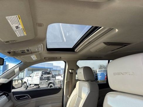 Used 2019 GMC Yukon XL Denali w/ Open Road Package image 10