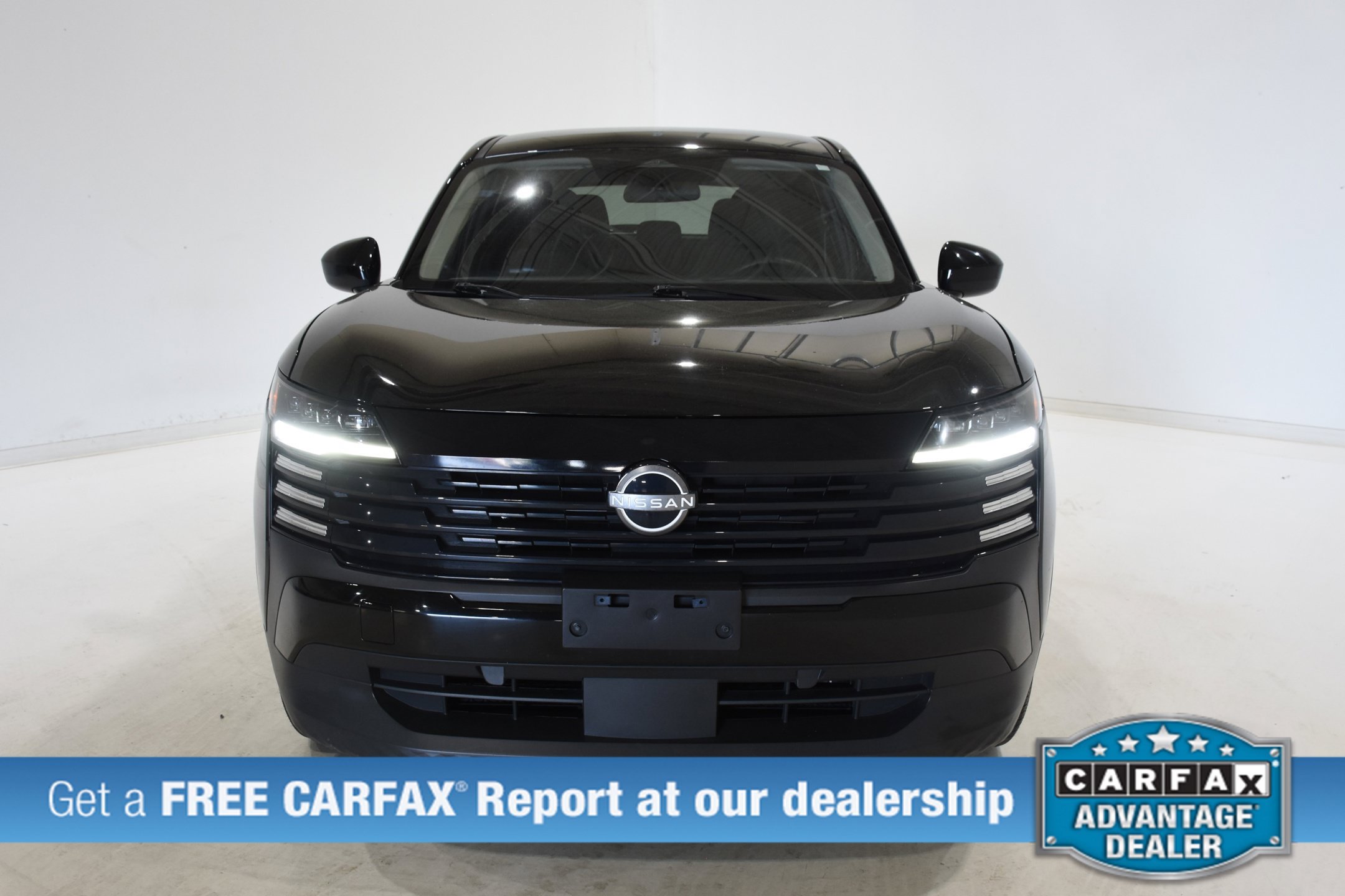 Used 2025 Nissan Kicks SV FWD image 2