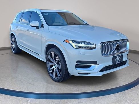 Used 2024 Volvo XC90 T8 Ultimate w/ Lounge Package image 4