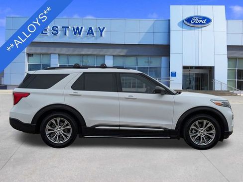 Used 2020 Ford Explorer XLT w/ Equipment Group 202A image 3