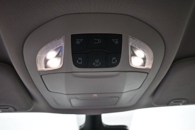Used 2024 Chrysler Pacifica Limited FWD image 25