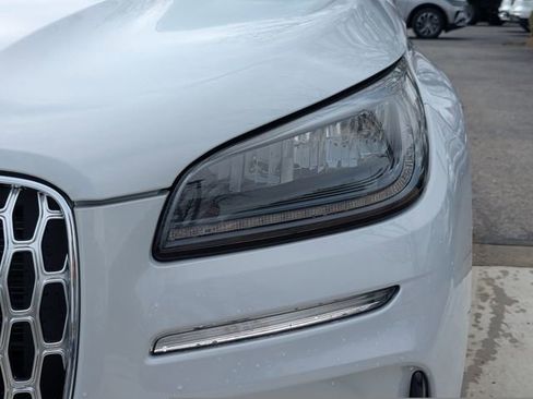 New 2026 Lincoln Corsair Premiere image 8