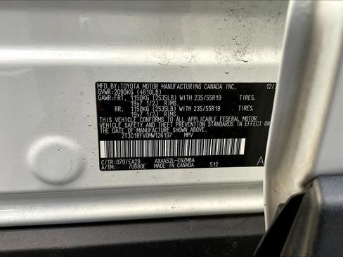 Used 2021 Toyota RAV4 XLE Premium w/ Carpet Mat Package (TMS) FWD image 33