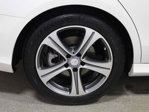 Used 2017 Mercedes-Benz E 300 4MATIC image 35