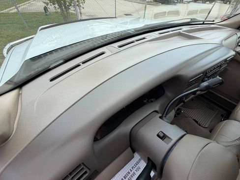 Used 2001 Ford F350 Lariat AWD/4WD image 36