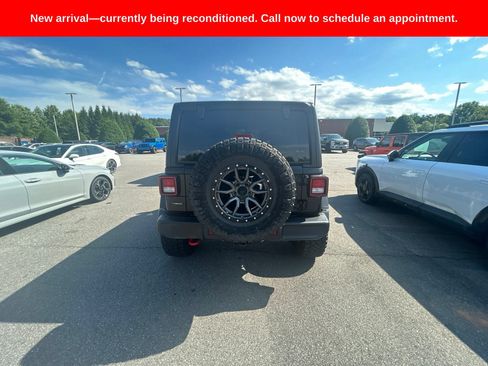 Used 2022 Jeep Wrangler Unlimited Rubicon w/ Cold Weather Group AWD/4WD image 8