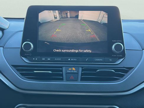 Used 2025 Nissan Altima 2.5 SR image 16