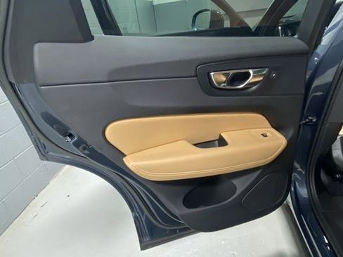 Certified 2022 Volvo XC60 B6 Inscription w/ Advanced Package image 6