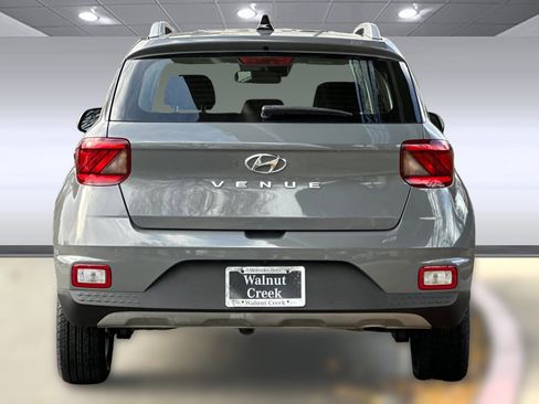 Used 2022 Hyundai Venue SEL w/ Cargo Package image 9