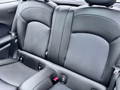 Used 2019 MINI Cooper 2-Door Hardtop w/ Storage Package image 10