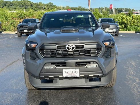 Used 2024 Toyota Tacoma TRD Sport image 10