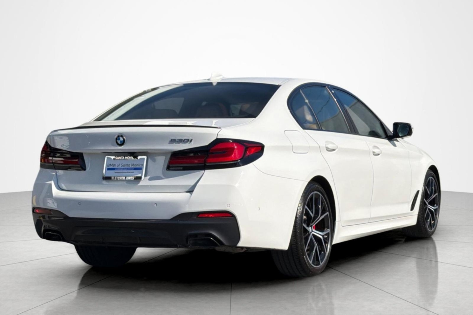 Used 2023 BMW 530i w/ M Sport Package RWD image 5