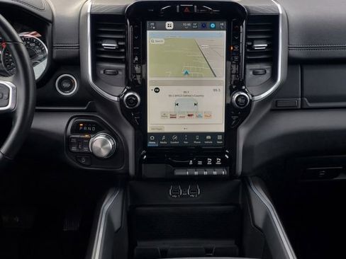 Used 2023 RAM 1500 Laramie image 32