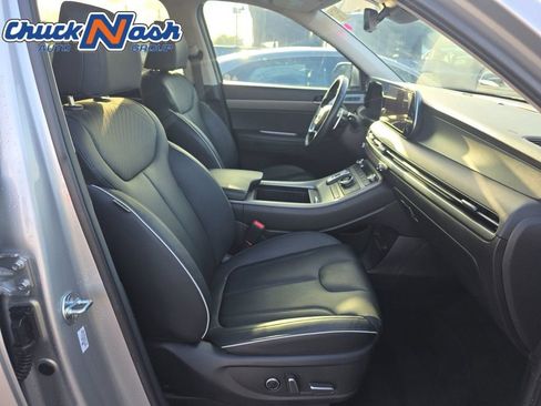 Used 2024 Hyundai Palisade SEL w/ Premium Package FWD image 7