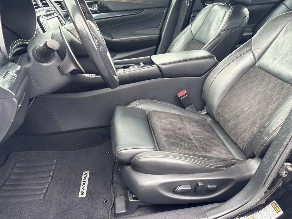 Used 2022 Nissan Maxima SR w/ Sport Mat Group FWD image 27