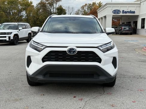 Used 2022 Toyota RAV4 XLE image 2