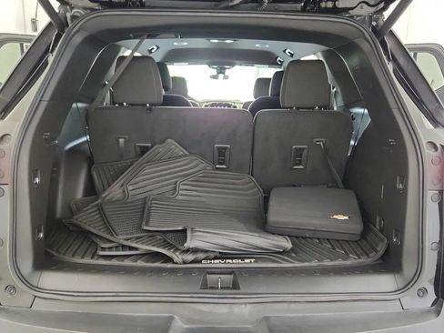 Used 2023 Chevrolet Traverse LT FWD image 46