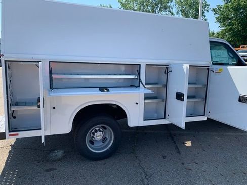 New 2024 Chevrolet Express 3500 w/ Power Convenience Package image 25